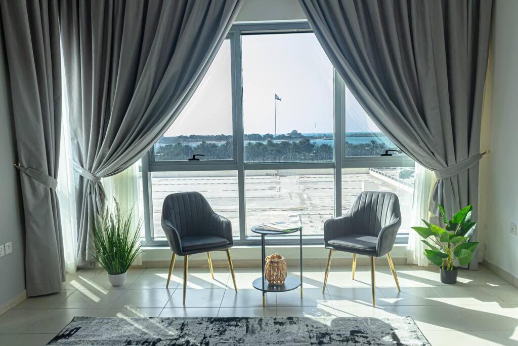 Super 2 Bedroom Sea View Apartment Abu Dhabi